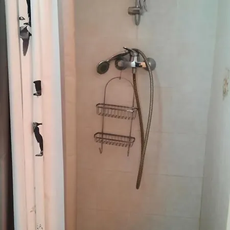 Chez Jocelyne Rum i privatbostad Jassans-Riottier